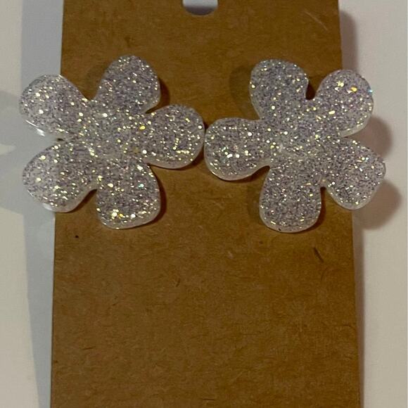Handmade epoxy resin large flower earrings - white/silver glitter - Picture 1 of 3